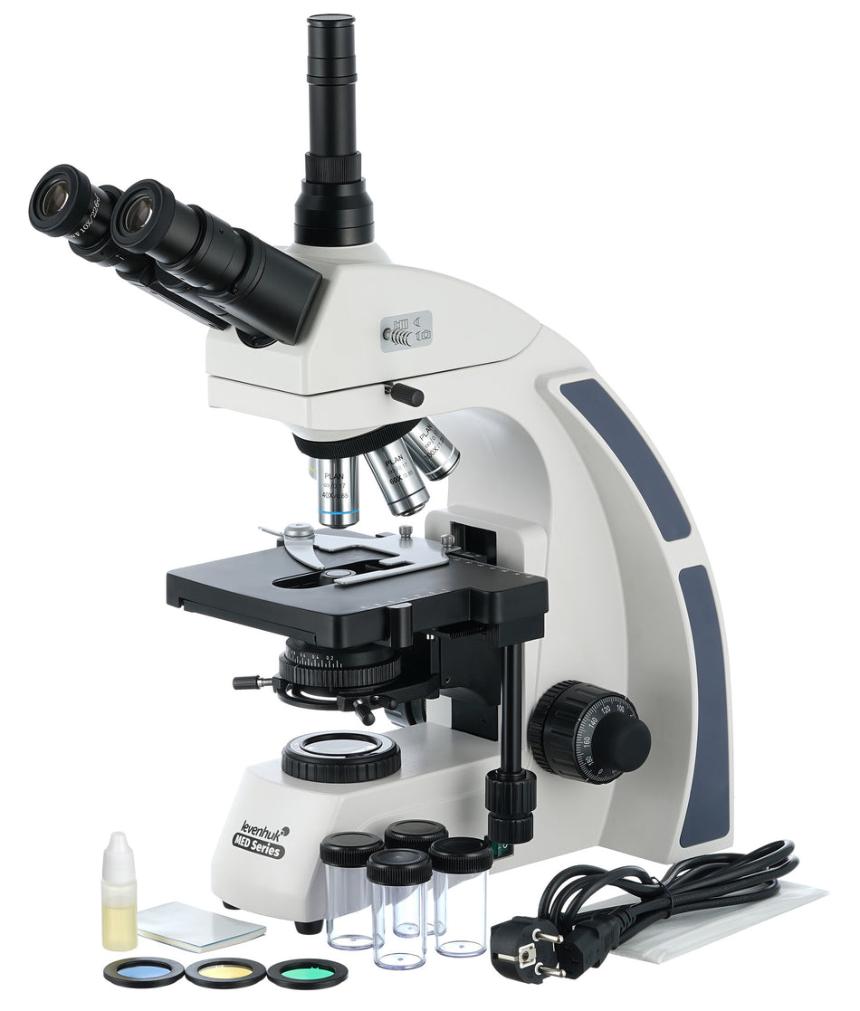 Microscopio trinocular Levenhuk MED 40T
