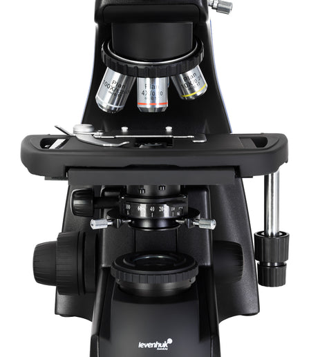 Microscopio trinocular digital Levenhuk D870T 8M