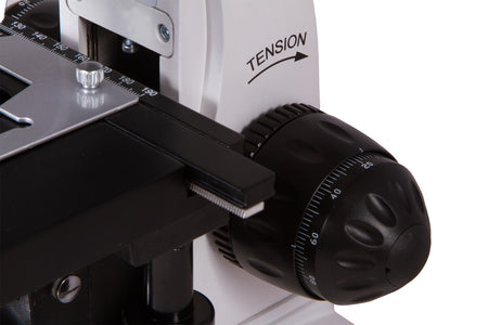 Microscopio trinocular Levenhuk MED 25T