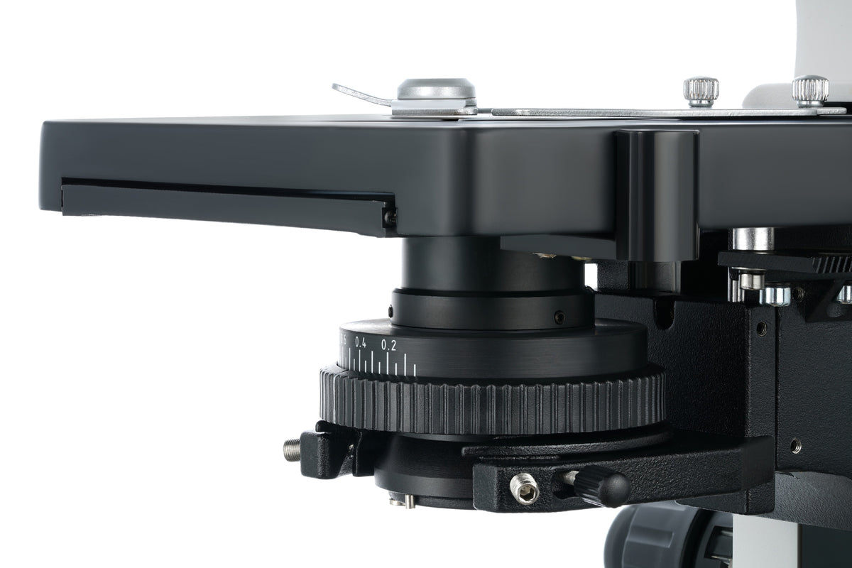 Microscopio trinocular digital Levenhuk MED D40T